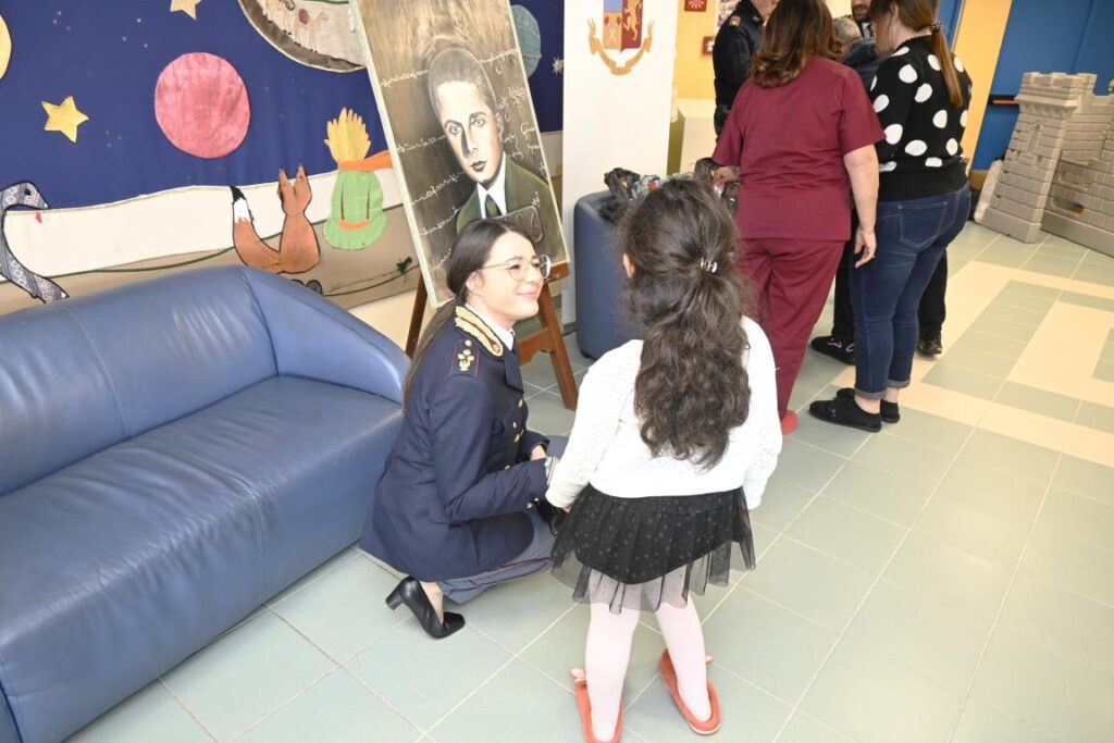 La Polizia di Stato di Matera commemora Giovanni Palatucci: il Questore Emma Ivagnes nel reparto di pediatria dell’ospedale “Madonna delle Grazie” per raccontare l’eroe di Fiume ai bambini
