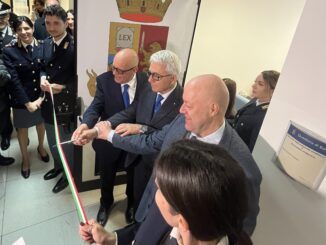 BARI: INAUGURATA DALLA POLIZIA DI STATO LA “STANZA DI ASCOLTO RISERVATO”