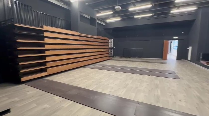 AL VIA I LAVORI SU TRIBUNA TELESCOPICA E PALCOSCENICO ACCADEMIA DEL CINEMA DEI RAGAZZI