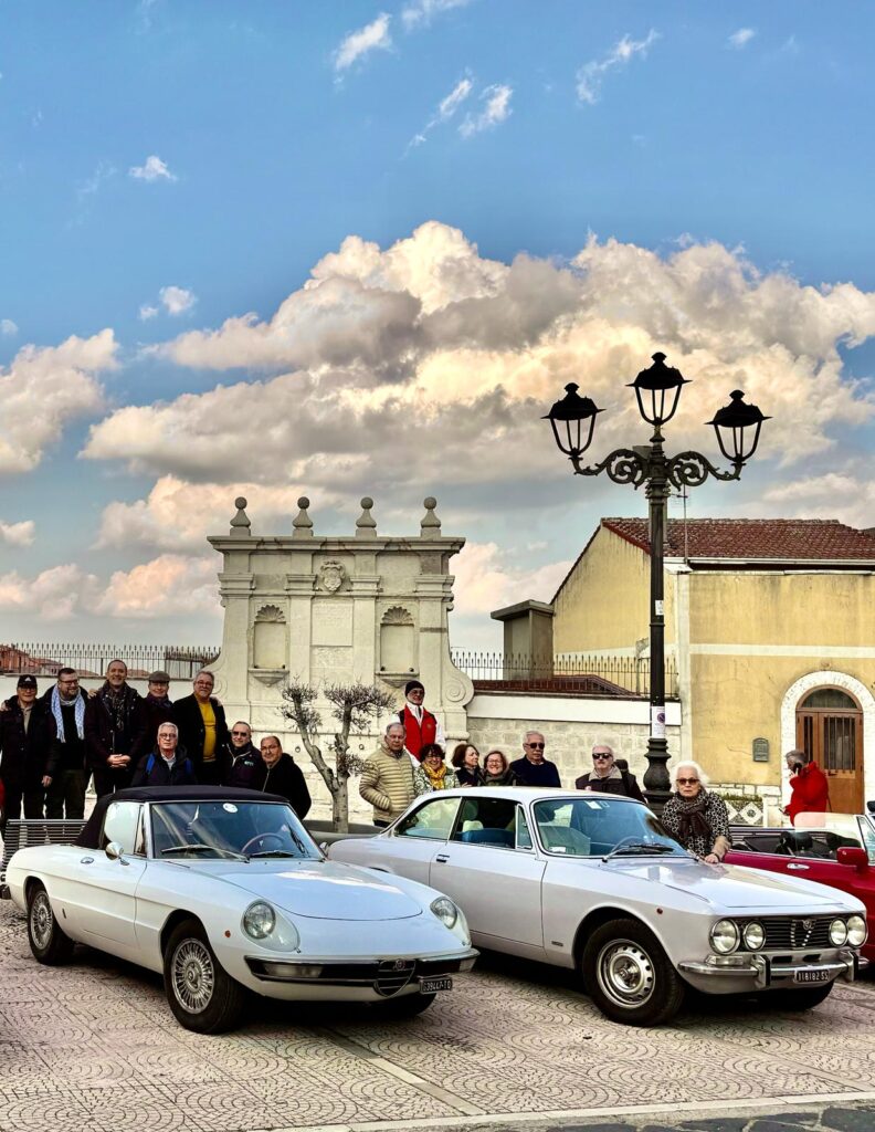 Successo a Barile per la tappa del Club Alfa Romeo Duetto in giro per la Basilicata Alfa Romeo