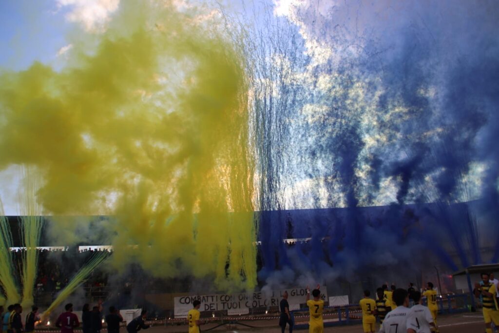 ATLETICO PALAGIANO: GRANDE SPETTACOLO ALLO "STEA" E RITORNO IN SECONDA CATEGORIA!