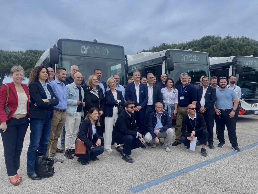 PRIMI AUTOBUS ELETTRICI IN CIRCOLAZIONE