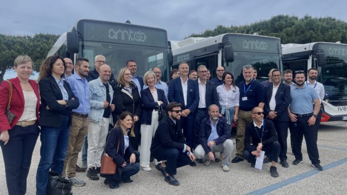 08-05-25 presentati nuovi autobus elettrici