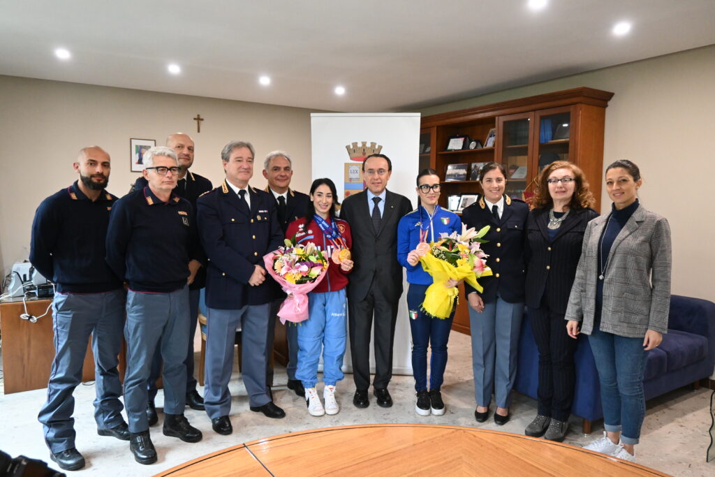 Polizia di Stato - Il Questore di Potenza riceve le campionesse Terryana e Orsola D'ONOFRIO