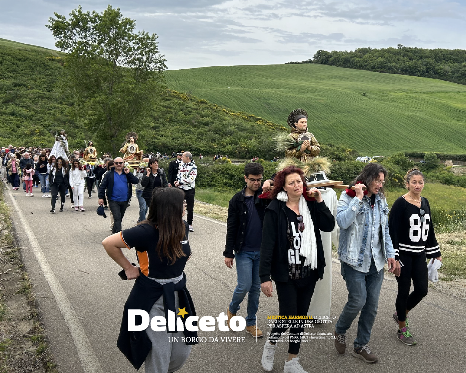 Deliceto in processione nel verde delle campagne per la Madonna dell’Olmitello
