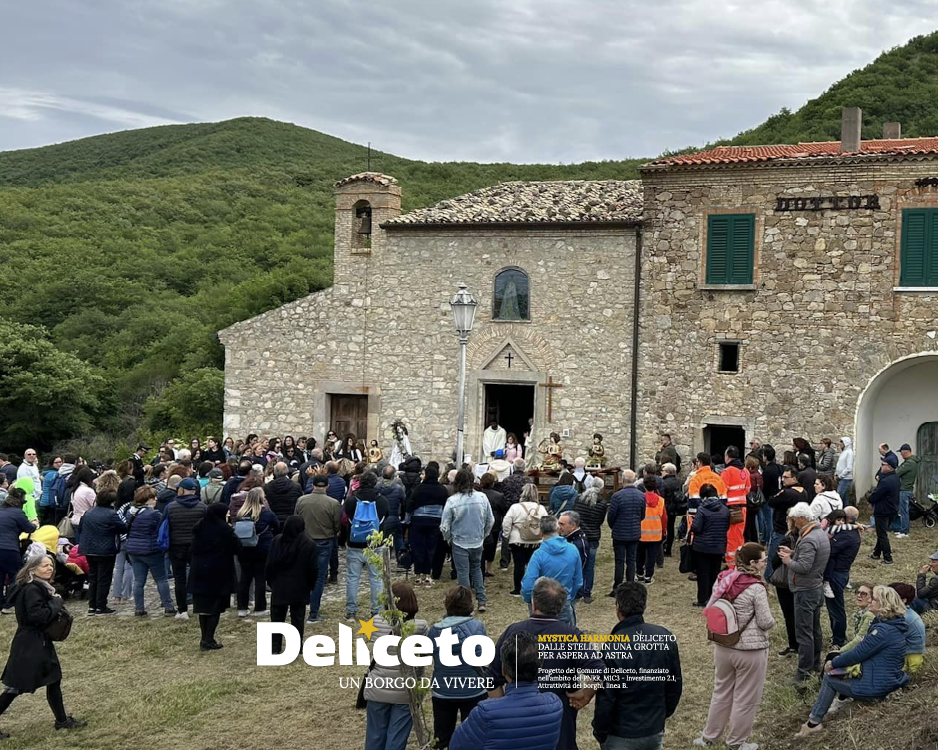 Deliceto in processione nel verde delle campagne per la Madonna dell’Olmitello