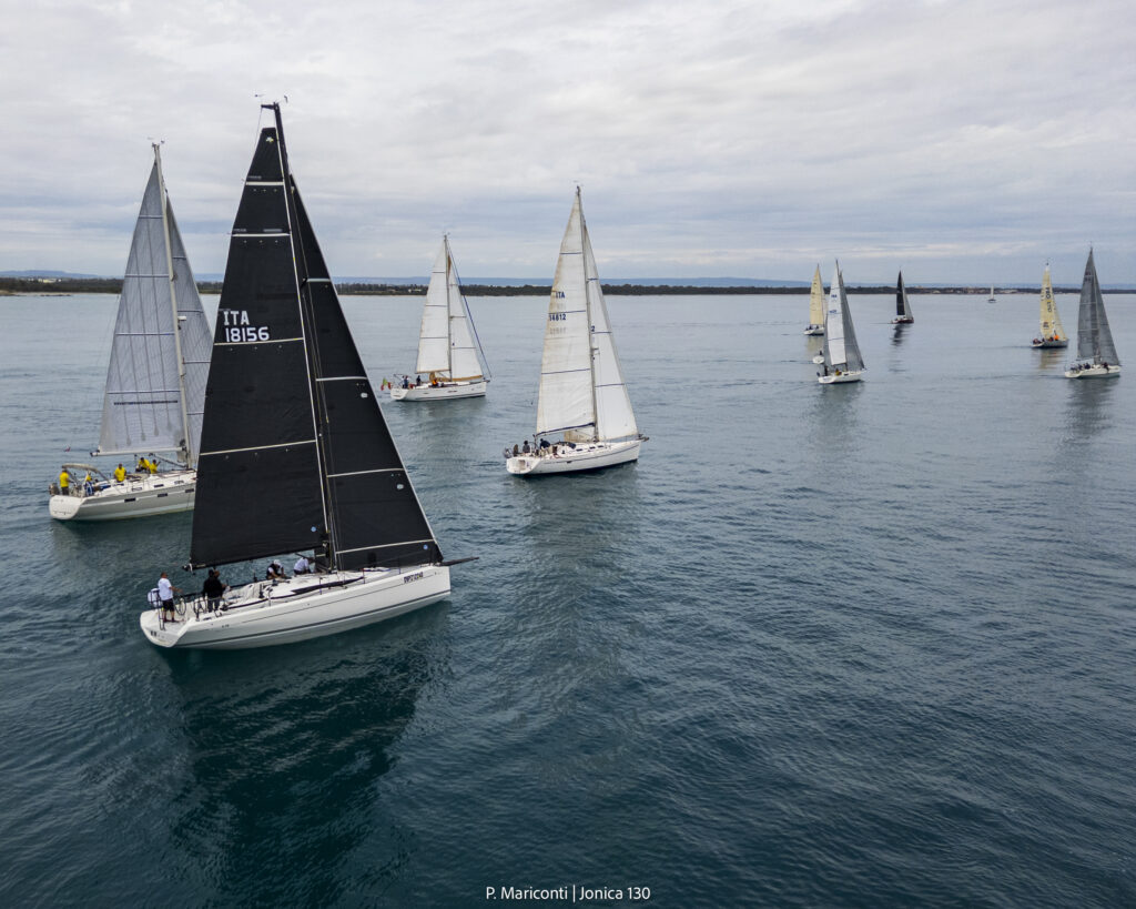 Successo per la prima edizione della Regata d'altura “JONICA 130”: 33 imbarcazioni hanno sfidato il mar Ionio in una competizione costiera di 130 miglia, dalla Basilicata al Salento. basilicata