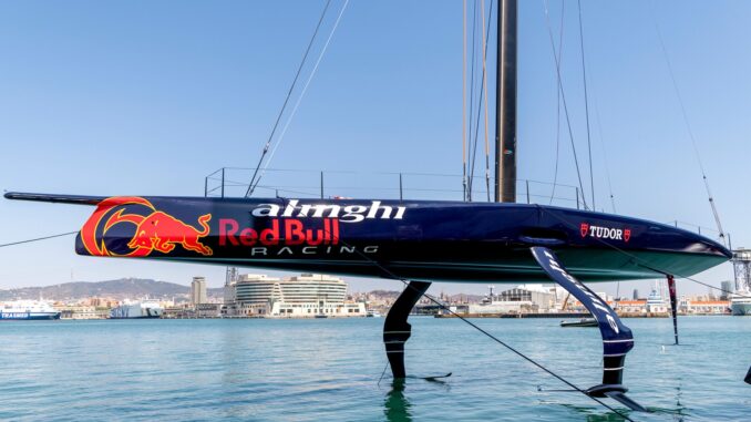 in-barcelona-auf-kurs-america-s-cup-alinghi-red-bull-racing-zeigt-boatzero-1_f40e198d49963c70be5a544dfc500766