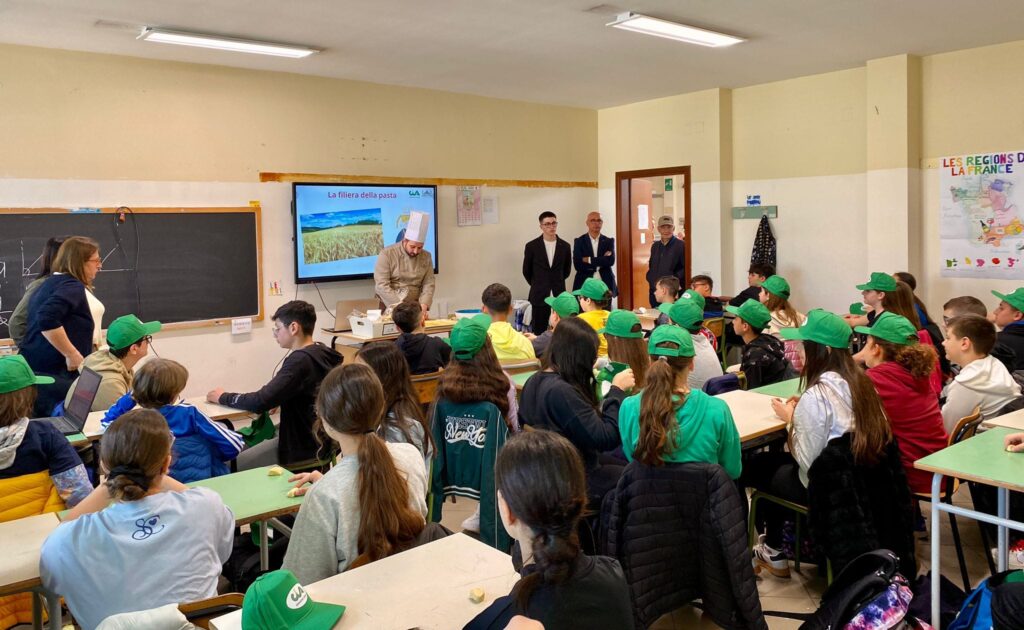 Bari, Progetto FATE: centinaia di studenti pugliesi imparano a conoscere il cibo della salute