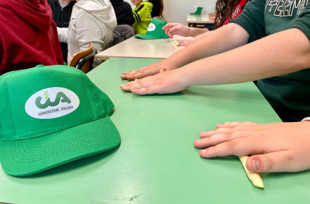 Bari, Progetto FATE: centinaia di studenti pugliesi imparano a conoscere il cibo della salute