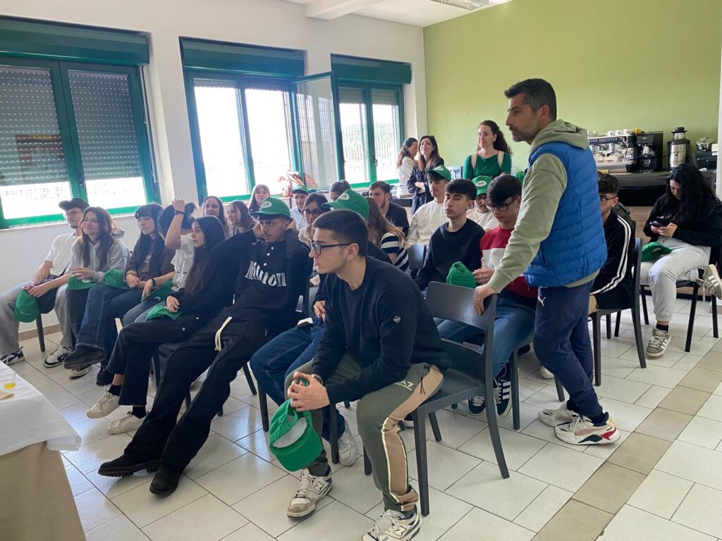 Bari, Progetto FATE: centinaia di studenti pugliesi imparano a conoscere il cibo della salute