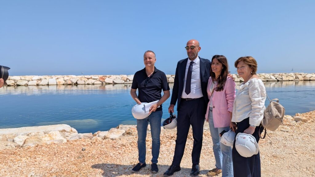QUESTA MATTINA IL SOPRALLUOGO DEL SINDACO SUL CANTIERE PER LA RIQUALIFICAZIONE DEL MOLO SANT’ANTONIO