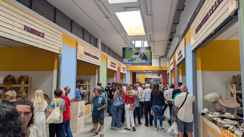 INAUGURATO IL MERCATO CONTADINO DI COLDIRETTI IN VIA AMENDOLA