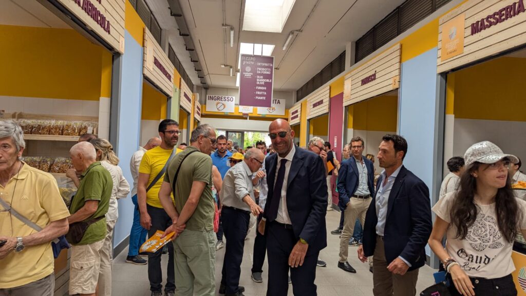INAUGURATO IL MERCATO CONTADINO DI COLDIRETTI IN VIA AMENDOLA
