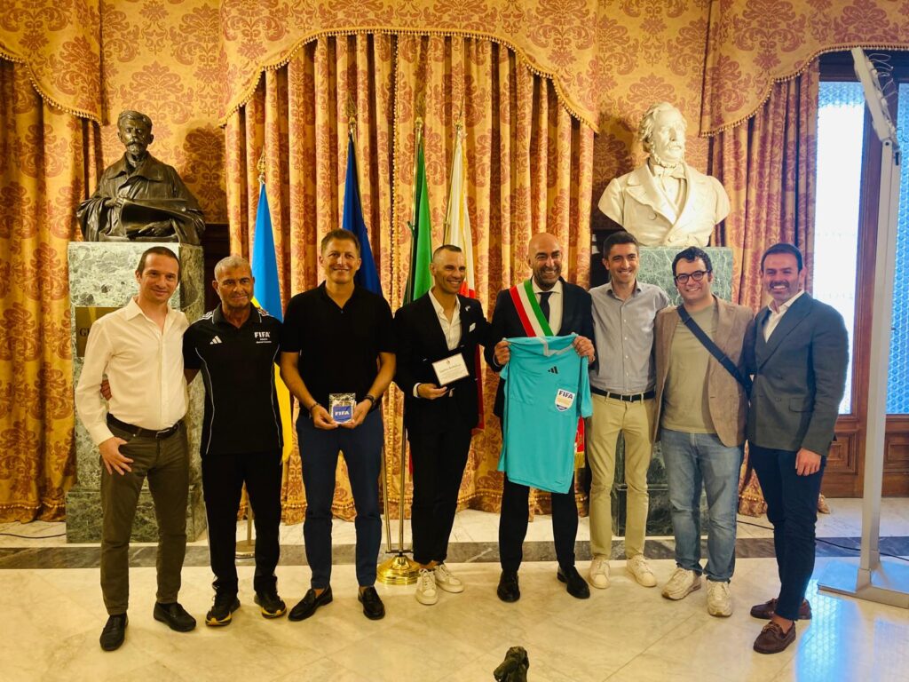 STAMATTINA LA CONSEGNA DEGLI ATTESTATI DI RICONOSCIMENTO A 16 GIOVANI ATLETI BARESI E DELLA TARGA A SAVERIO BOTTALICO