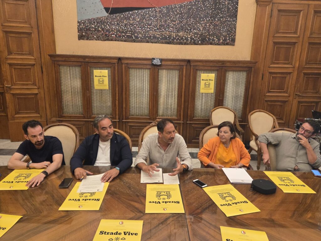 STAMATTINA A PALAZZO DI CITTÀ LA PRESENTAZIONE DEL BANDO “STRADE VIVE”