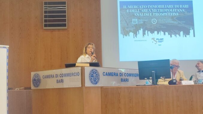 Foto GIovanna Castrovilli convegno mercato immobiliare