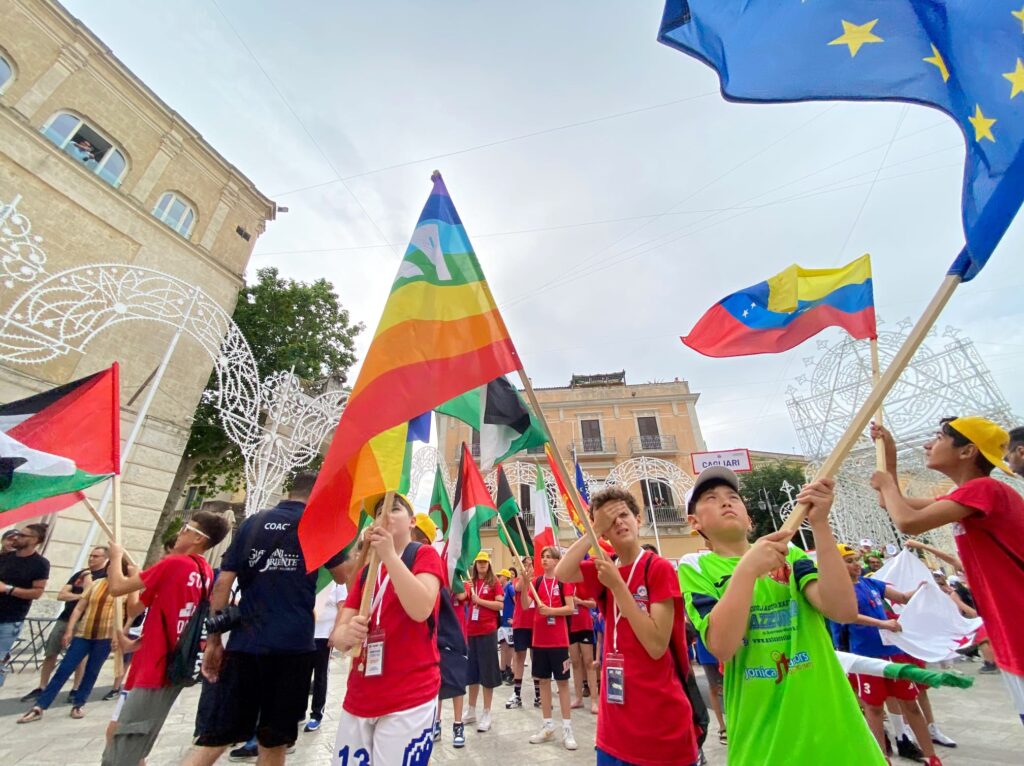 MATERA ACCOGLIE I PICCOLI ATLETI DEL MINIBASKET IN PIAZZA 2025 matera