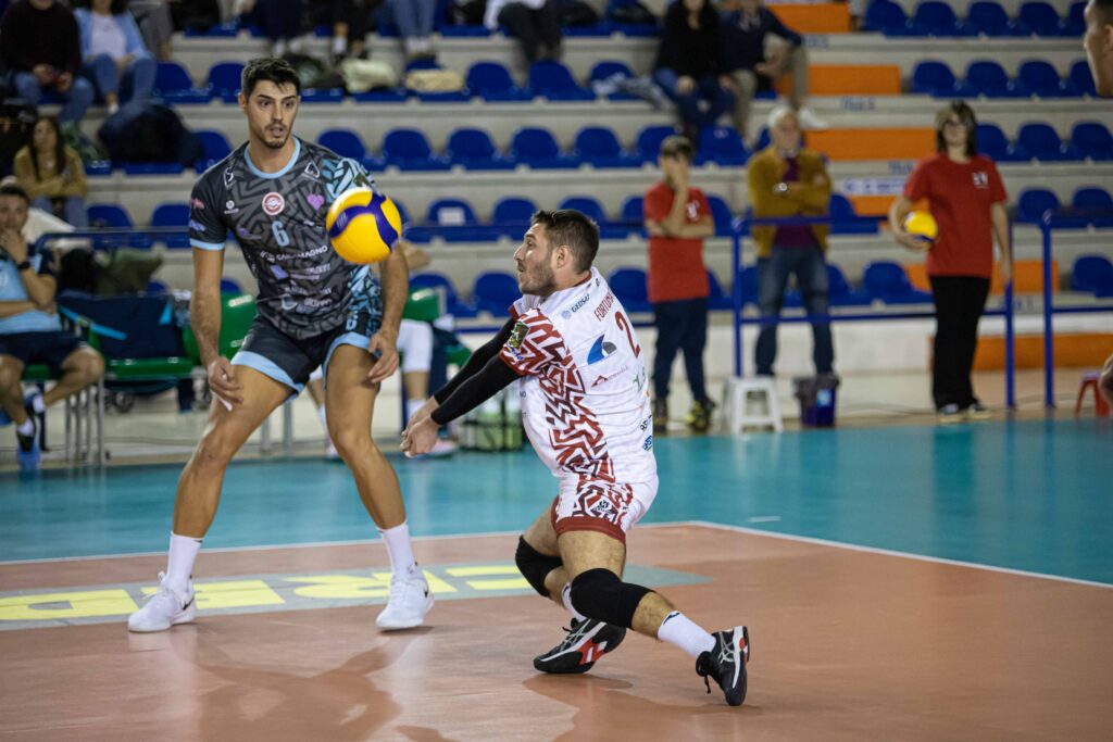 LAGONEGRO (PZ) - Nicola Fortunato, il capitano della promozione in A2 della Rinascita Volley Lagonegro, indosserà la casacca biancorossa anche nella stagione 2025/2026.