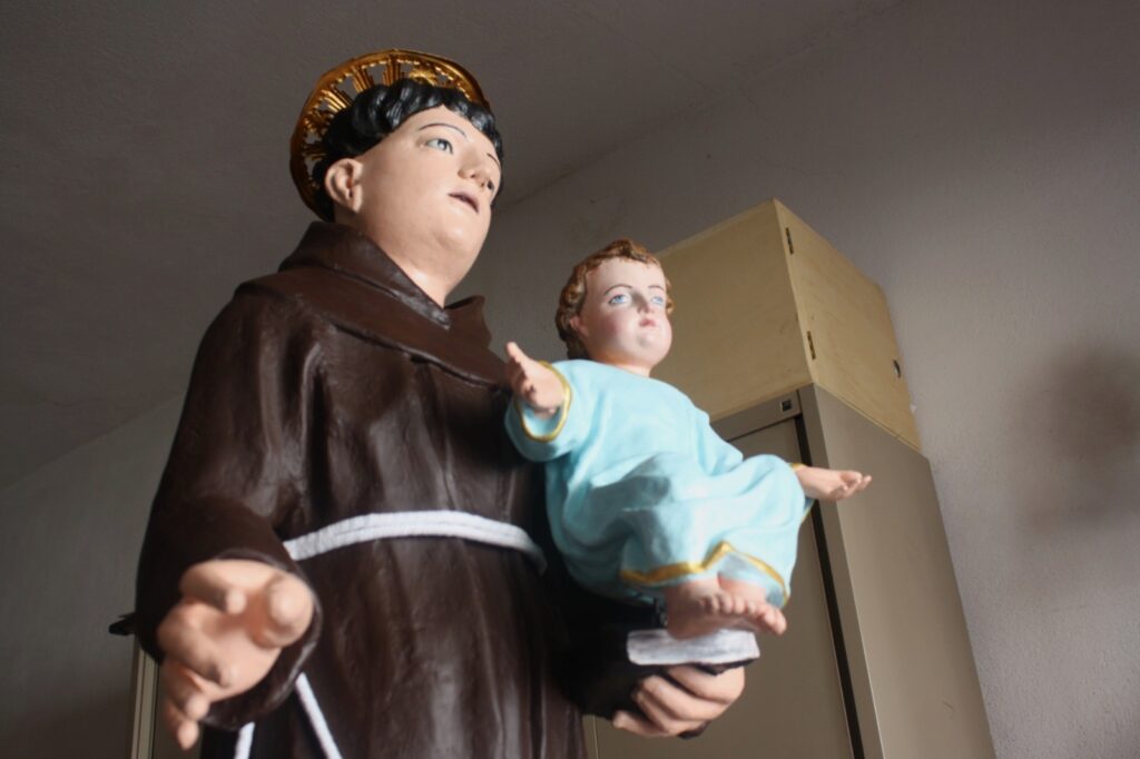 Roseto Capo Spulico (CS): una mostra racconta il restauro della statua di Sant’Antonio nel cuore dei festeggiamenti