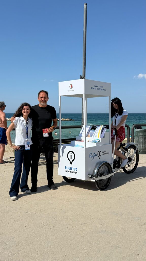 INFO POINT MOBILE COMUNALE OGGI POMERIGGIO L’AVVIO ATTIVITÀ A PANE E POMODORO mobile