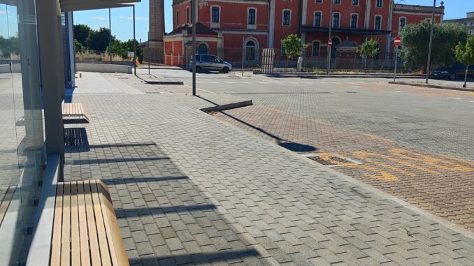 PUNTO DI FERMATA BUS