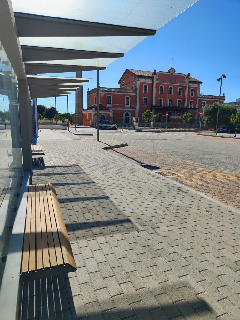 COMUNE DI GIOIA DEL COLLE - IN VIA FRATELLI CAPURSO APERTO IL NUOVO ACCESSO AL SOTTOPASSO DELLA STAZIONE FERROVIARIA