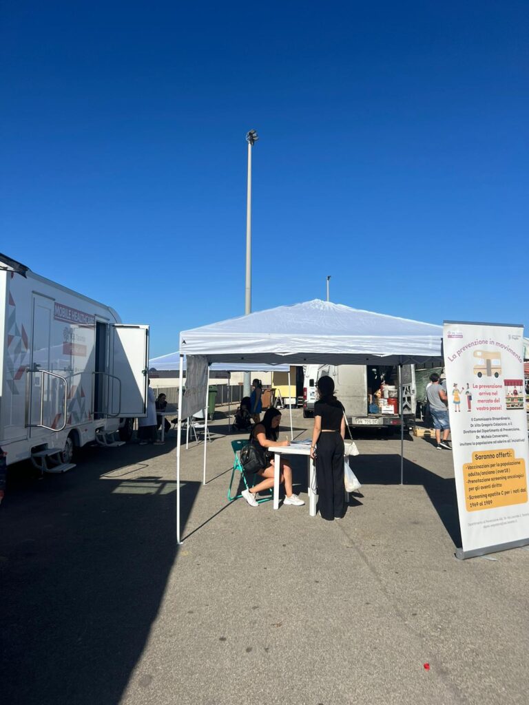 Taranto, 4 settembre 2025 – La prevenzione in movimento: il camper ASL ritorna nei mercati settimanali dei paesi della provincia. Numerosi gli appuntamenti a settembre e ottobre. taranto