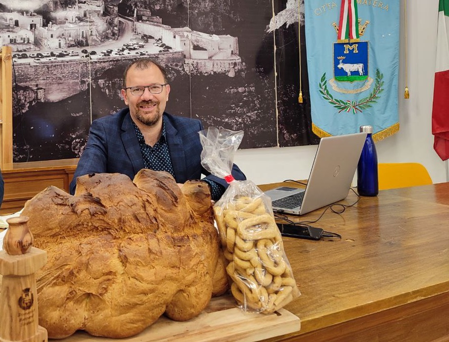 Pane di Matera, approvato il mio emendamento: identità e sviluppo per la città. Ora il Comune istituisca un tavolo per scongiurare la fine del Pane di Matera IGP